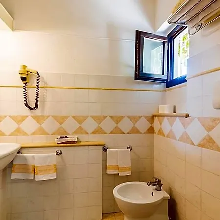 Costa Dorada מלון 4*